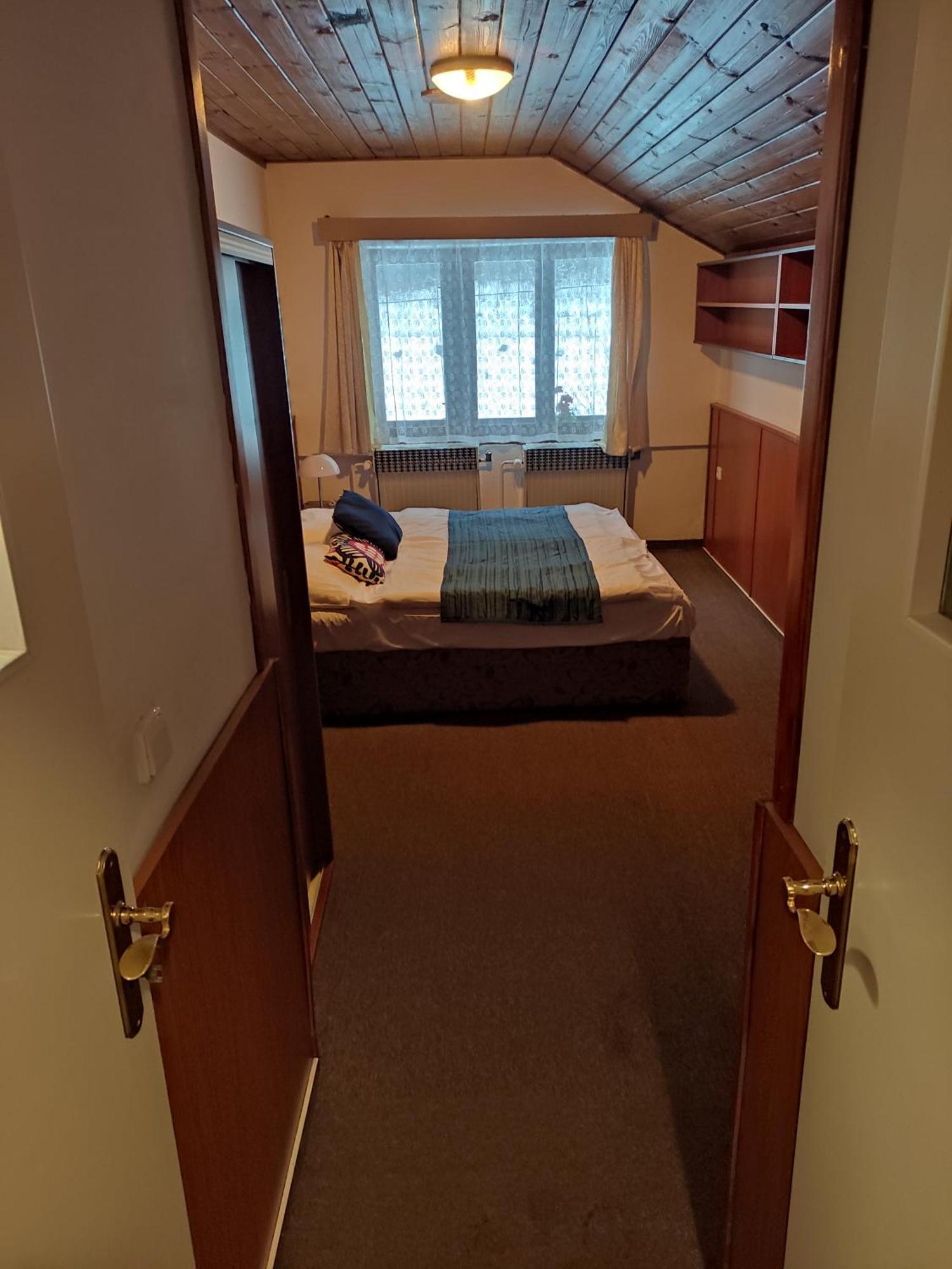 Hotel Maredis Rero Korenov Luaran gambar