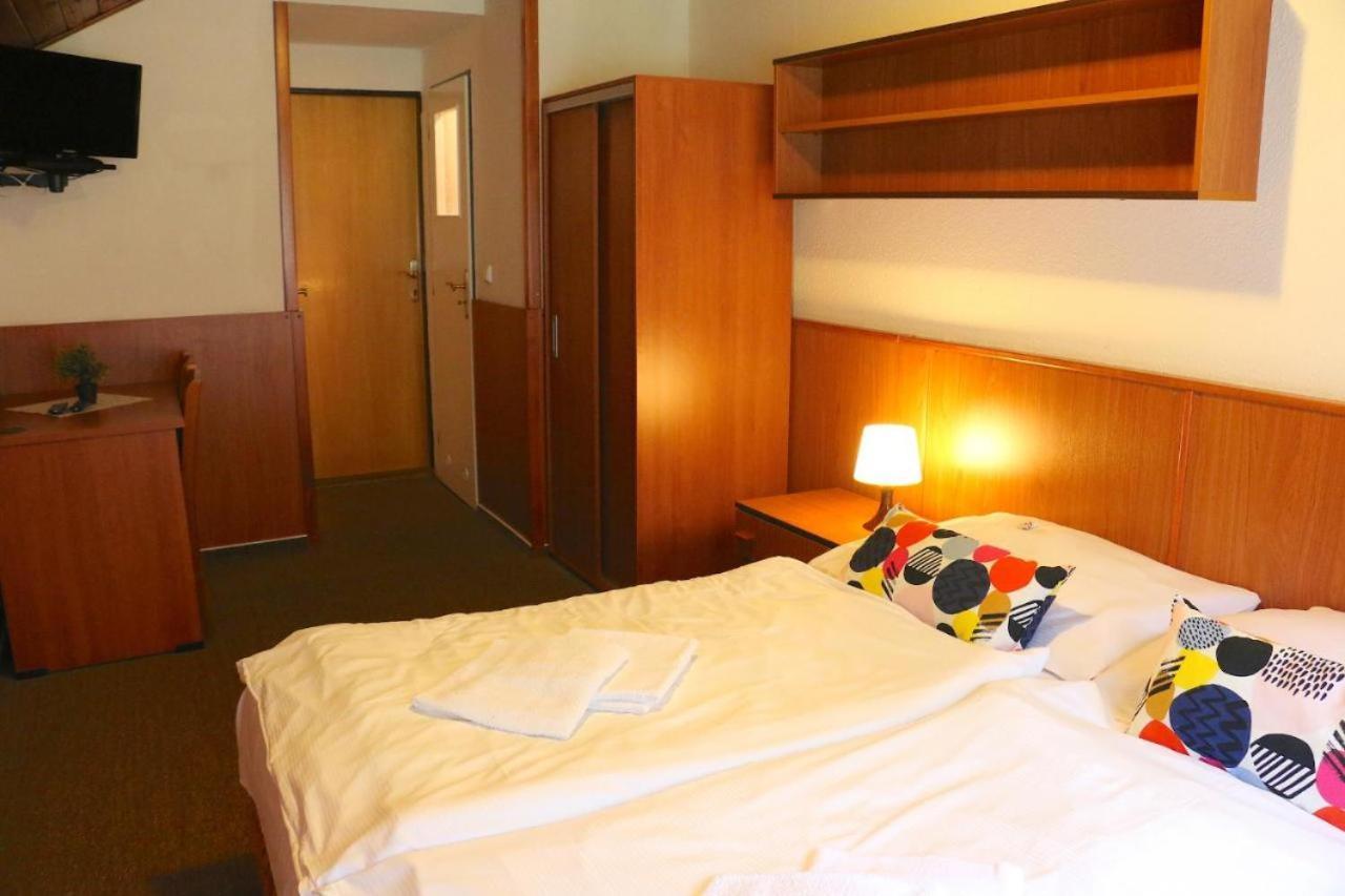 Hotel Maredis Rero Korenov Luaran gambar